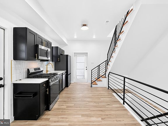 5th image of 2613 Tulip St