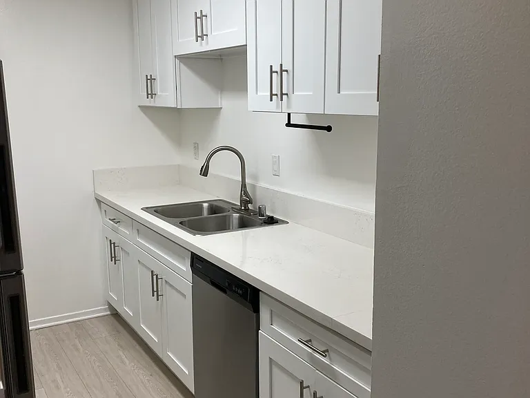 808 Fourth Street — Photo 11