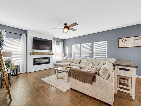 4th image of 13190 Roosevelt Pl