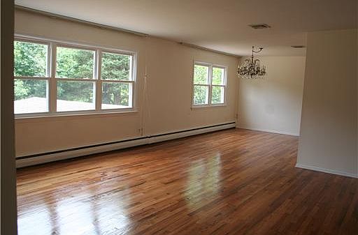3rd image of 3 E Waverly Dr