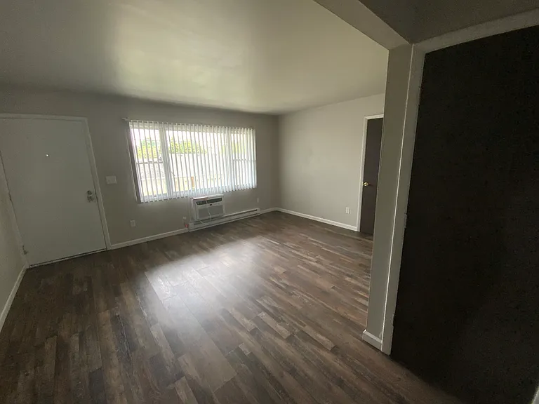 1108 Cambridge Ct #10 — Photo 7