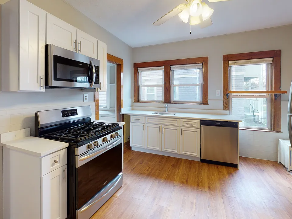 72-74 Harlow St #1