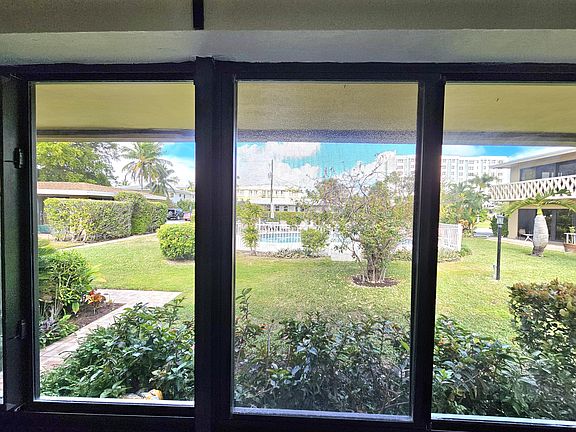 5th image of 3204 SE 11th St APT 106