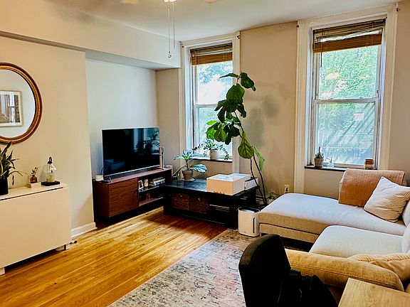 2nd image of 621 Willow Ave APT 2L