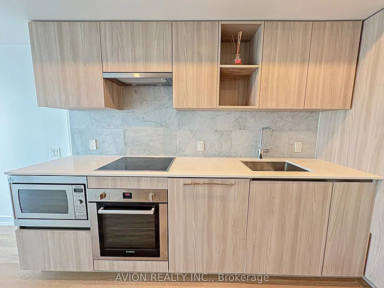 19 Bathurst St #1609 — Photo 6