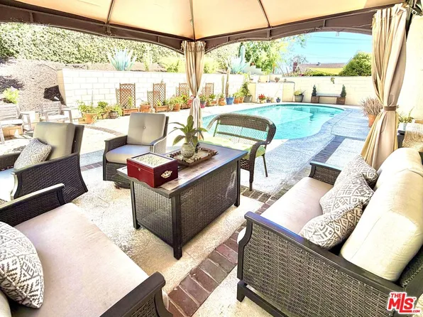 6127 Lockhurst Dr, Woodland Hills, CA 91367