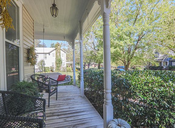 3rd image of 504 N Oak Ave