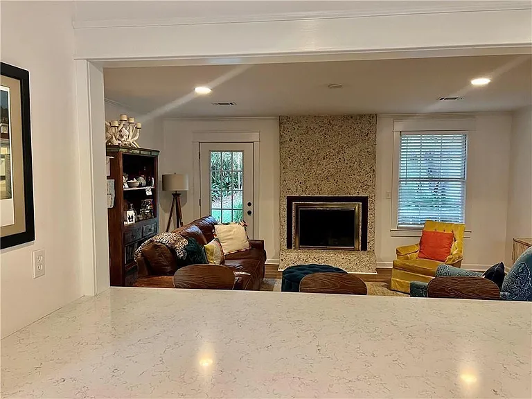116 Highland Ave — Photo 9