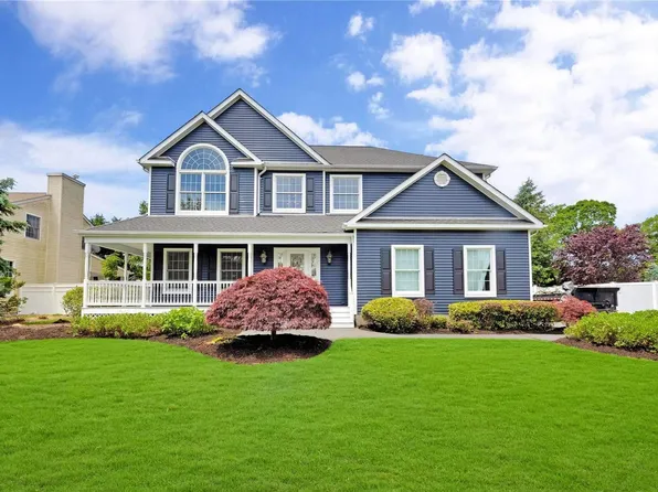 16 Yellow Top Lane, Smithtown, NY 11787