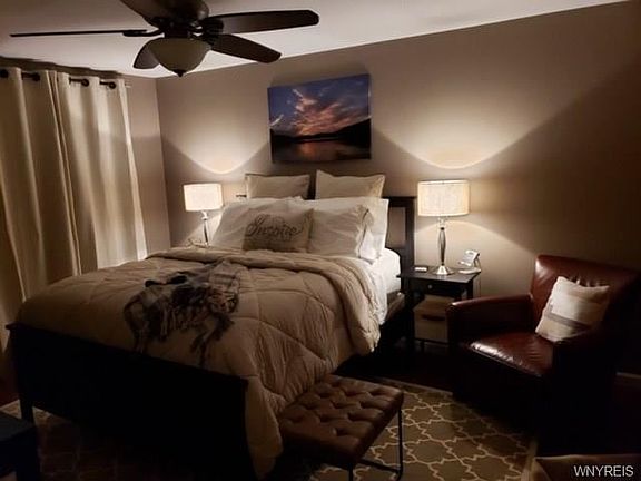 3rd image of 48 Joanne Ln