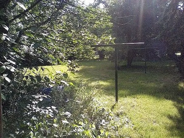 9128 Elm St, Willoughby, OH 44094