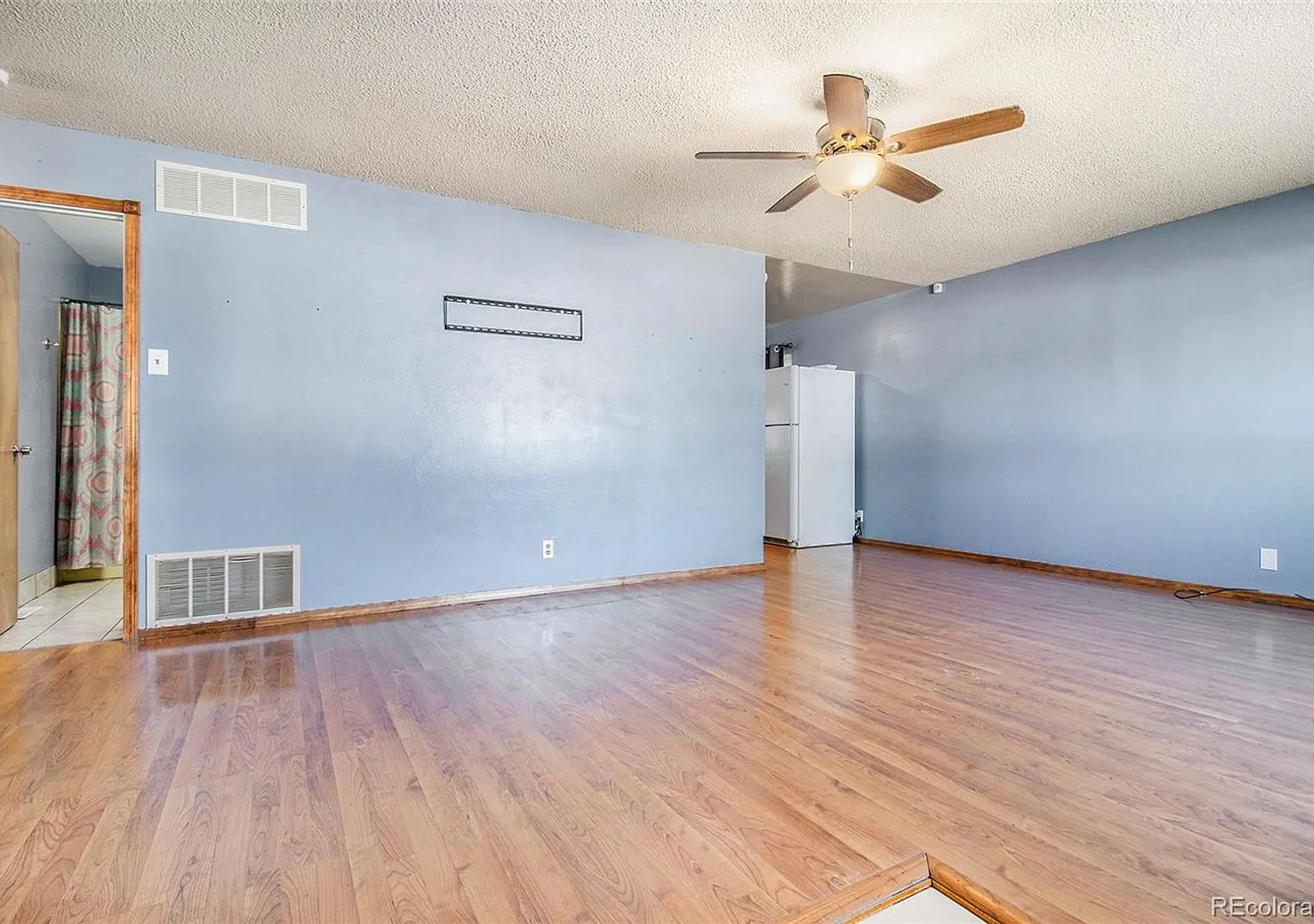 South Side Ranch With Central Air — Photo 4