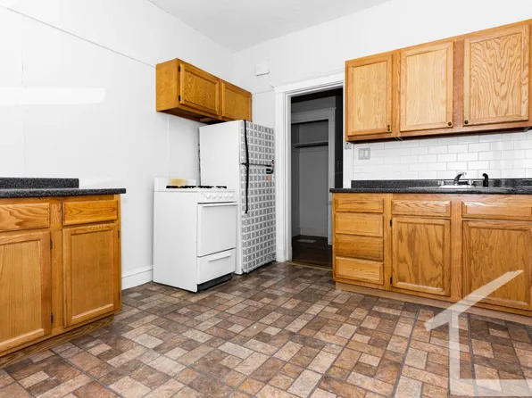 1814 Commonwealth Ave #6, Brighton, MA 02135