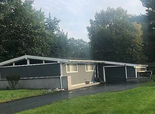 5815 Chester Blvd, Fort Wayne, IN 46819