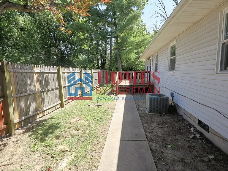 515 E Brumfield Ave — Photo 3