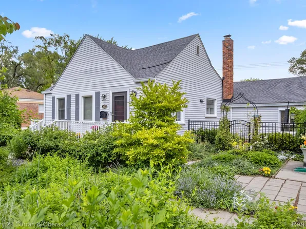 28524 Stuart Ave, Southfield, MI 48076