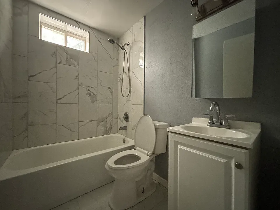 3 bed, 1200 sqft, $1,950 — Photo 4