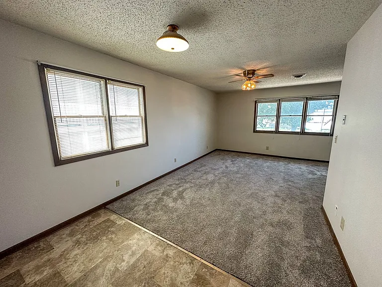 212 S Walnut Ave — Photo 11