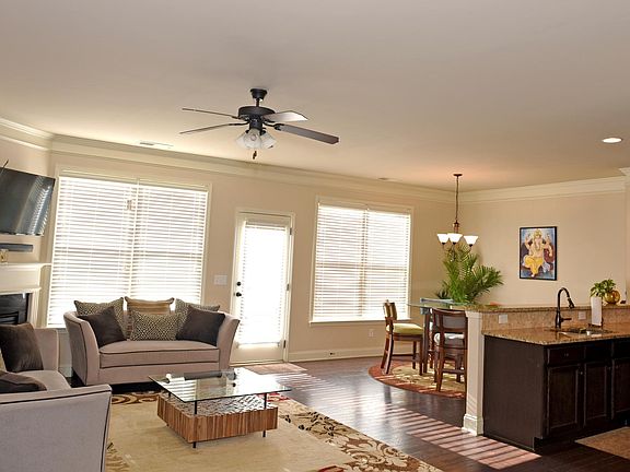 Living & Dining Room (2)