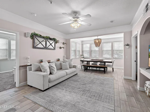 8550 TOUCHTON Road #917, Jacksonville, FL 32216