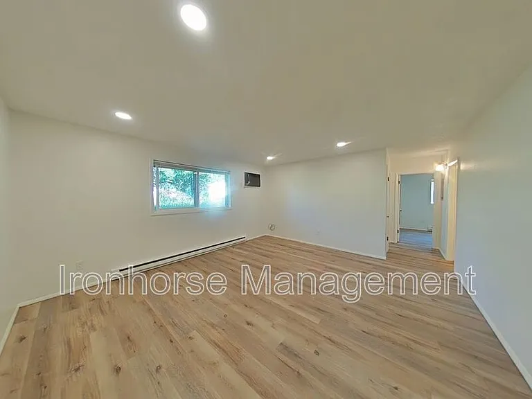 809 W Villard St #44 — Photo 2