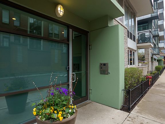 2nd image of 660 W Wayman St Unit 204