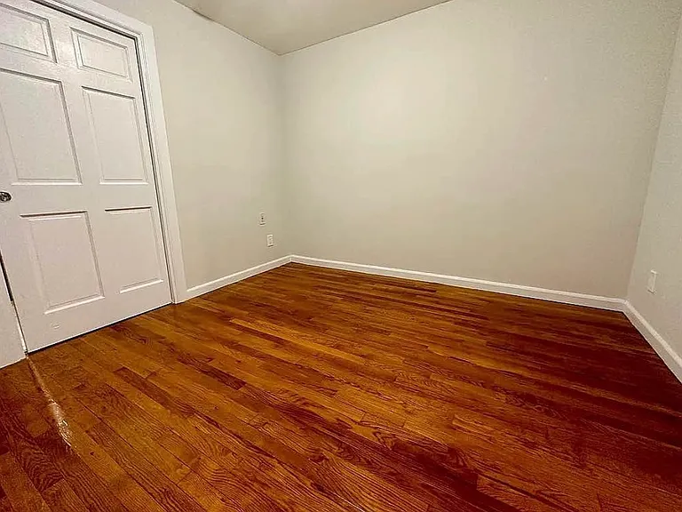 541 Monroe St #1 — Photo 8