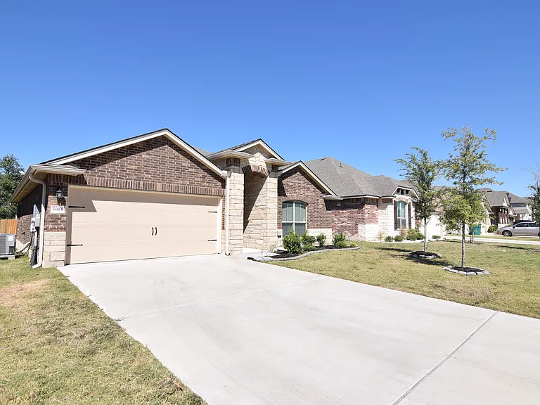 5914 Galveston Rd — Photo 2