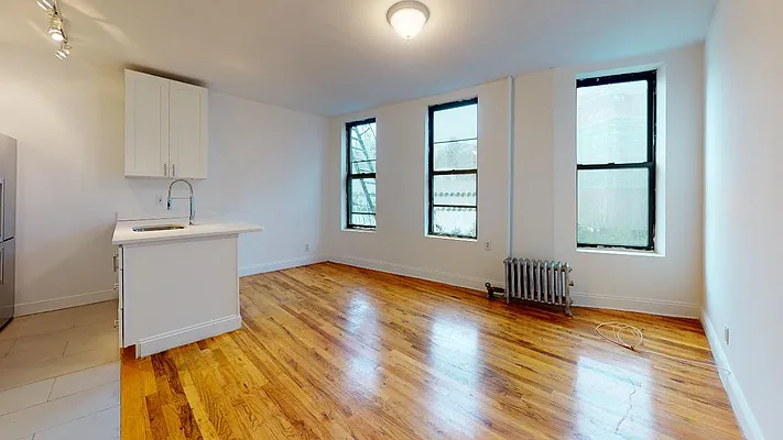 Rented by Bond New York | media 15