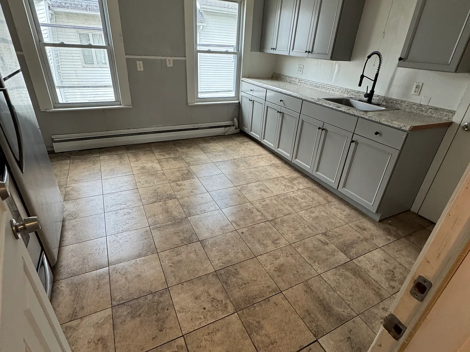 2 bed, 1200 sqft, $1,600 — Photo 2