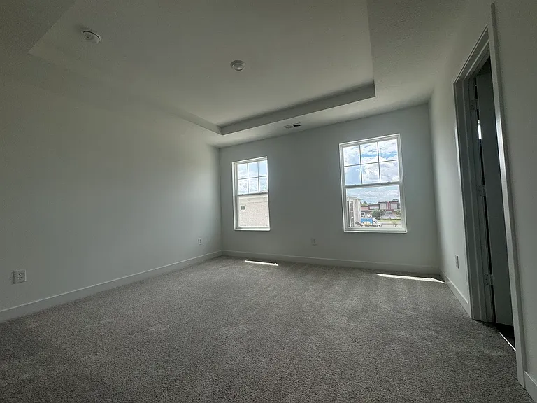 13847 Gatsby Dr — Photo 89