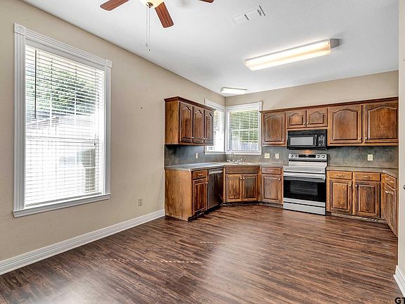 4th image of 219 Charles Dr