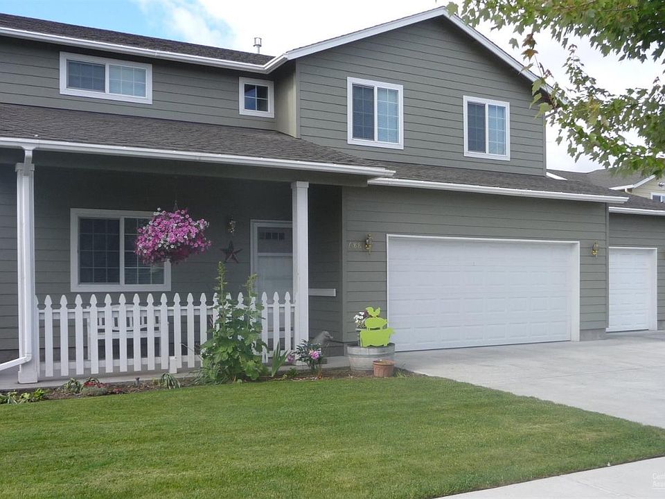 1st image of 688 NE Cobblestone Ln
