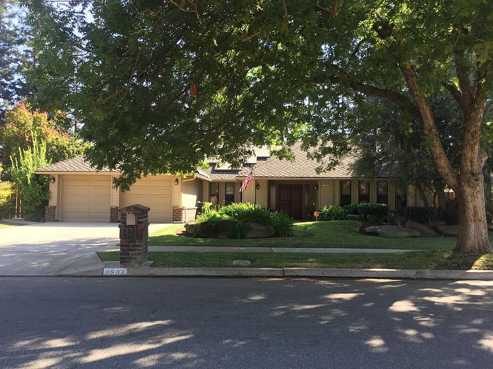 1st image of 8502 N 1st St