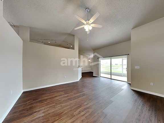 5th image of 875 Summer Glen Dr