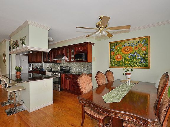 4th image of 120-28 Riviera Ct #A