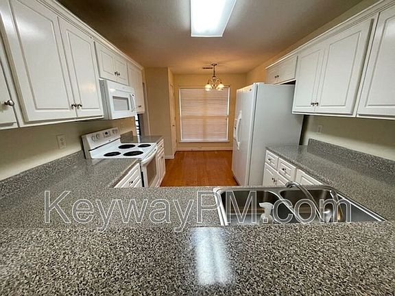 3rd image of 190 Kendallwood Ct
