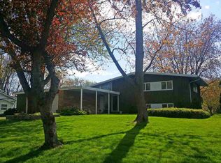 54181 Laguna Dr, Bristol, IN 46507
