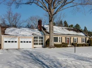 100 Ridgeview Ave, Trumbull, CT 06611