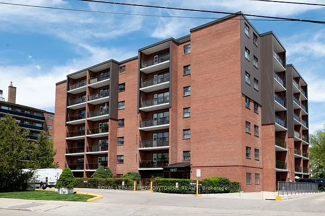1017 Seneca Ave #310