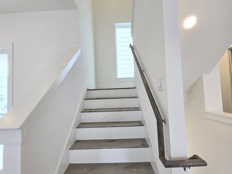 2706 Nagle St — Photo 27