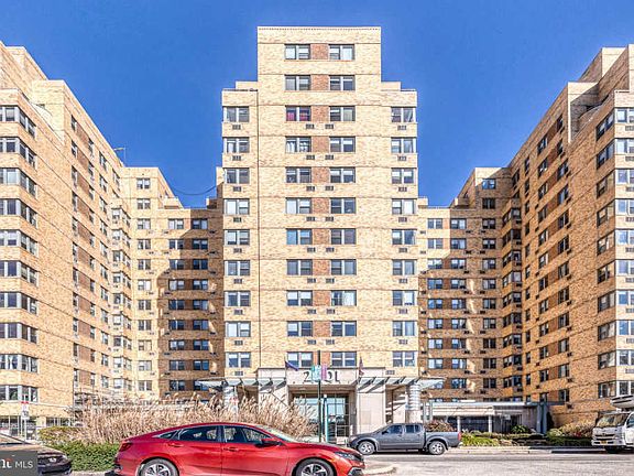 2nd image of 2601 Pennsylvania Ave APT 1033