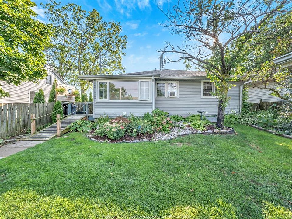 814 Point Pelee Dr, Leamington, ON N8H 3V4 MLS 23019943 Zillow