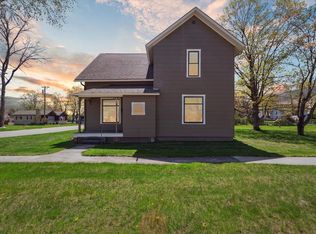 702 15th St, Brodhead, WI 53520