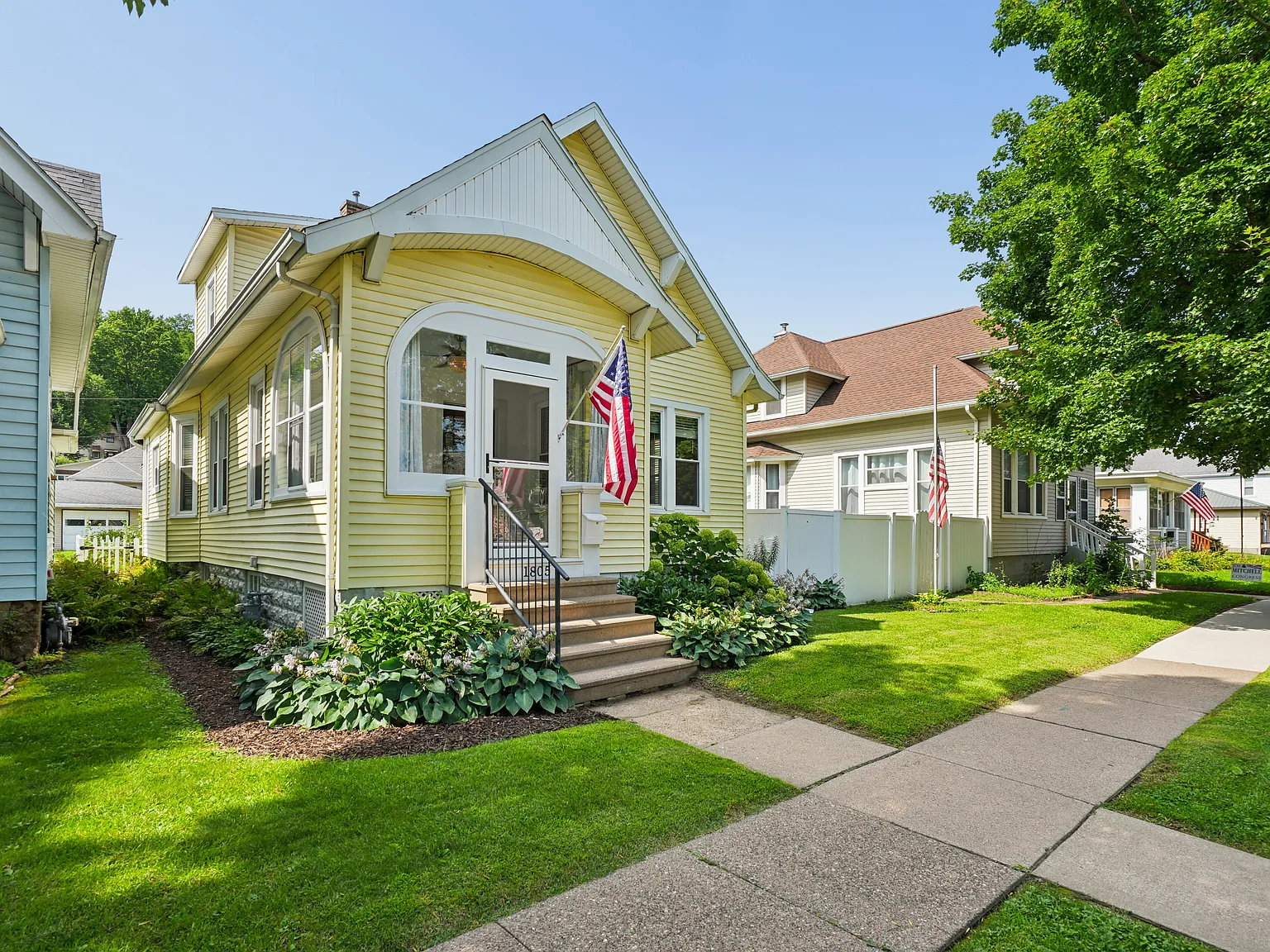 3 bed, 1.5 bath, 1489 sqft, $1,800 — Photo 3