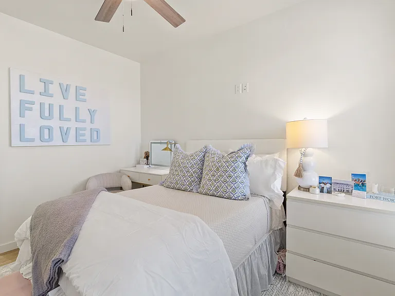 211 W Symmes St #101 — Photo 9