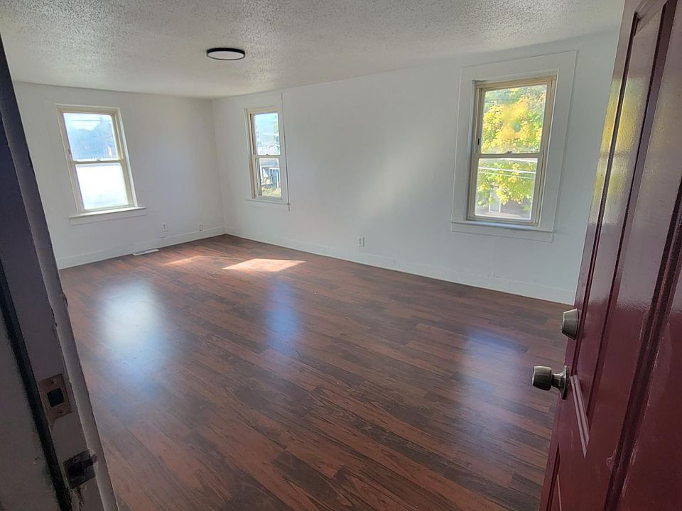 65 1/2 E Stevens St Newark, OH Zillow Apartments for Rent in Newark