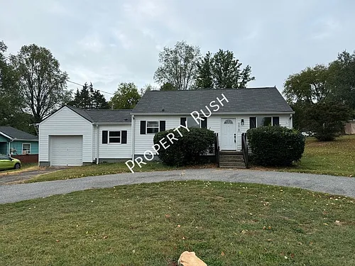 6618 Shallowford Rd Photo 1