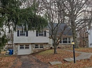 202 Wiltshire Dr, Chalfont, PA 18914