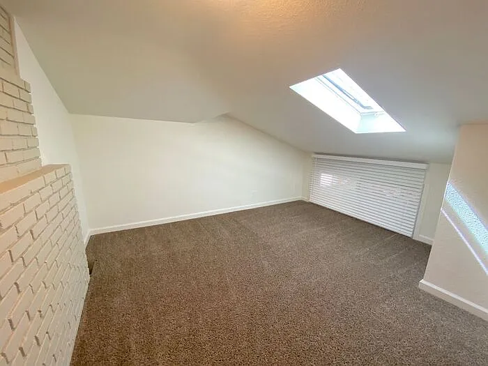 1100 Sutro St — Photo 27